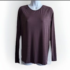 ⭐️ Offer B2G2! BUY 2 GET 2 FREE! 
Under Armour Heat Gear Shirt